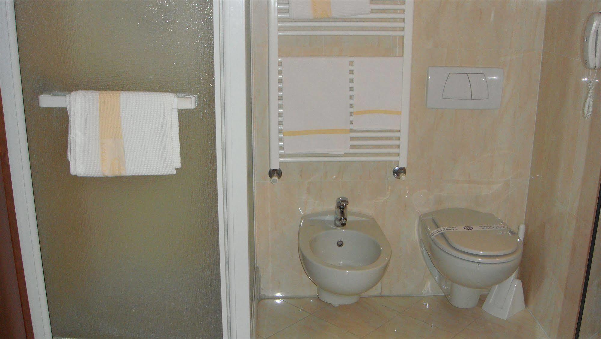 Albergo Corona Domodossola Luaran gambar